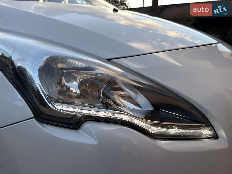 Внедорожник / Кроссовер Peugeot 3008 2015 в Ивано-Франковске