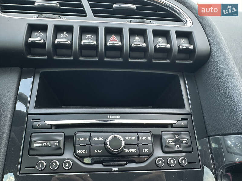 Позашляховик / Кросовер Peugeot 3008 2011 в Луцьку