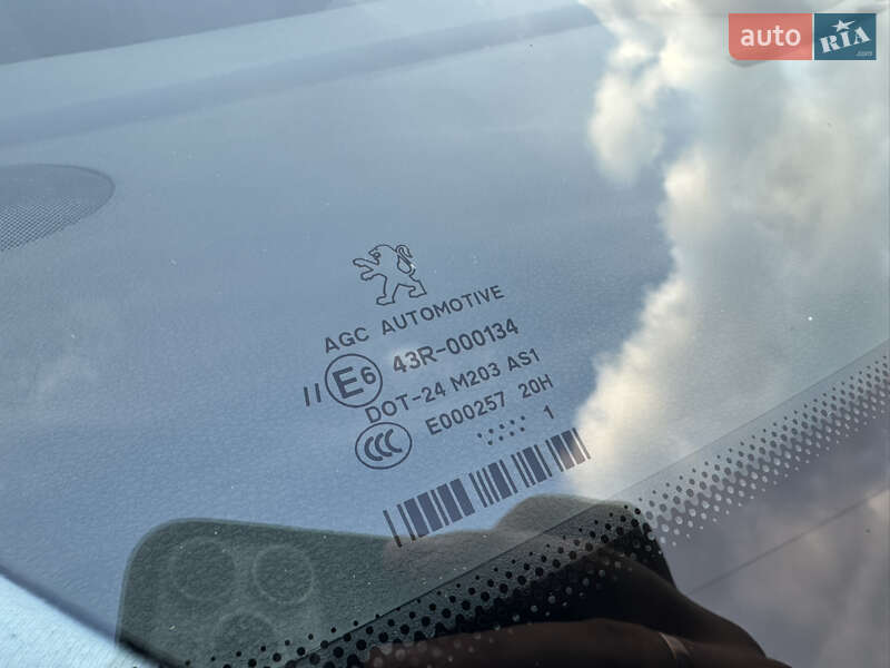 Позашляховик / Кросовер Peugeot 3008 2011 в Луцьку