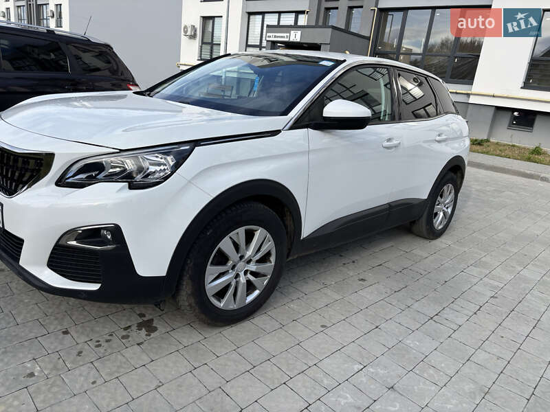 Внедорожник / Кроссовер Peugeot 3008 2019 в Новояворовске