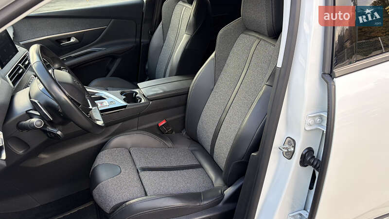 Внедорожник / Кроссовер Peugeot 3008 2018 в Киеве