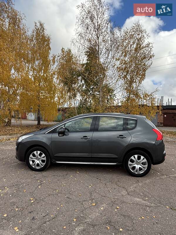 Позашляховик / Кросовер Peugeot 3008 2012 в Чернігові