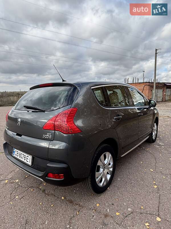 Позашляховик / Кросовер Peugeot 3008 2012 в Чернігові
