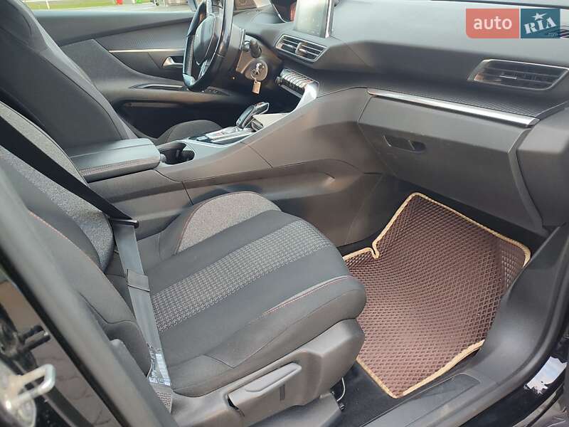 Внедорожник / Кроссовер Peugeot 3008 2019 в Коростене