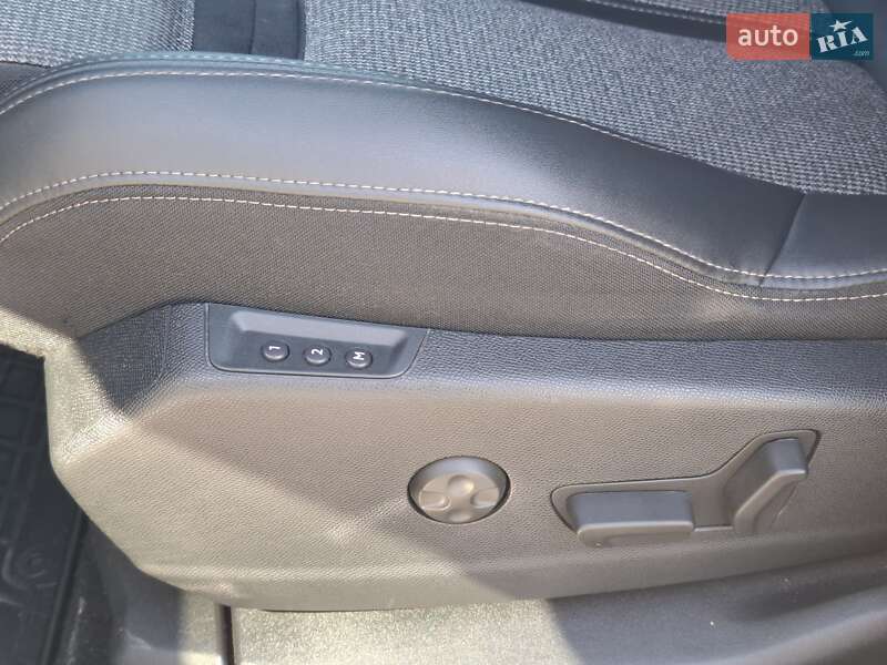 Позашляховик / Кросовер Peugeot 3008 2020 в Києві