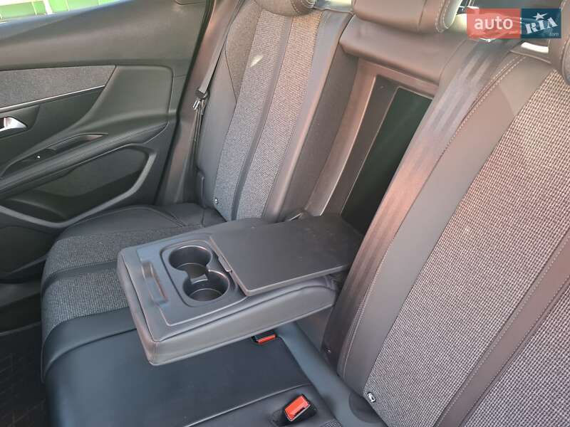 Позашляховик / Кросовер Peugeot 3008 2020 в Києві