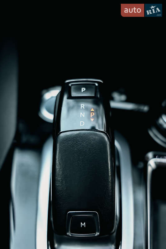 Позашляховик / Кросовер Peugeot 3008 2017 в Львові