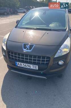 Внедорожник / Кроссовер Peugeot 3008 2011 в Киеве