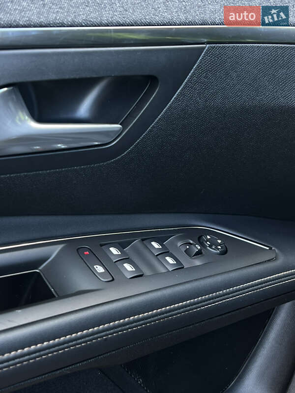 Позашляховик / Кросовер Peugeot 3008 2017 в Самборі