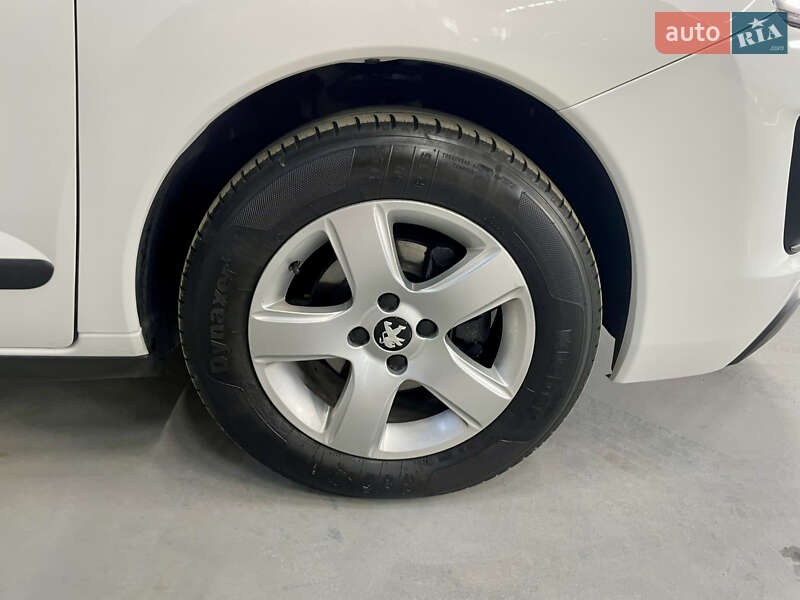 Внедорожник / Кроссовер Peugeot 3008 2014 в Стрые