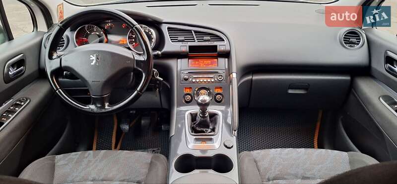 Внедорожник / Кроссовер Peugeot 3008 2012 в Новоархангельске