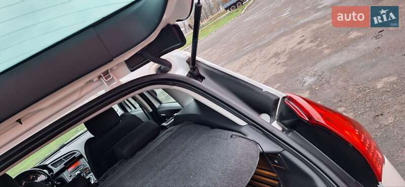 Внедорожник / Кроссовер Peugeot 3008 2012 в Новоархангельске