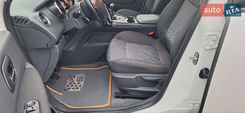 Внедорожник / Кроссовер Peugeot 3008 2012 в Новоархангельске