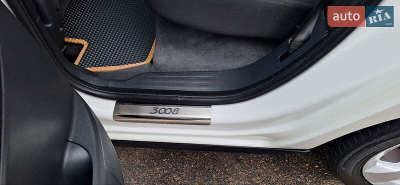 Внедорожник / Кроссовер Peugeot 3008 2012 в Новоархангельске