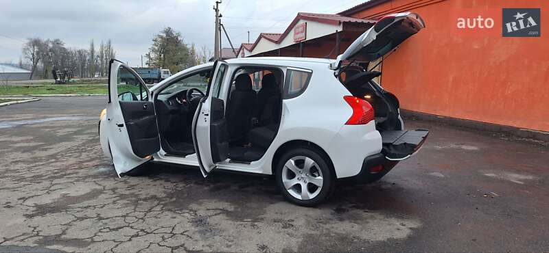 Внедорожник / Кроссовер Peugeot 3008 2012 в Новоархангельске