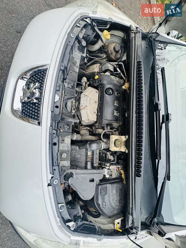 Внедорожник / Кроссовер Peugeot 3008 2011 в Киеве фото 11 Внедорожник / Кроссовер Peugeot 3008 2011 в Киеве