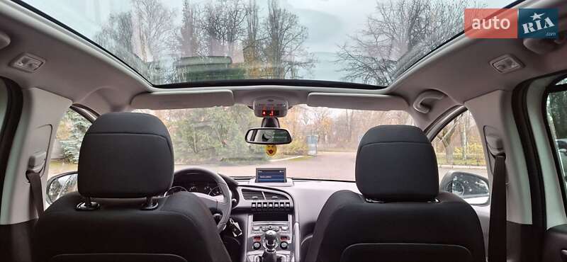 Позашляховик / Кросовер Peugeot 3008 2012 в Новоархангельську фото 15 Позашляховик / Кросовер Peugeot 3008 2012 в Новоархангельську