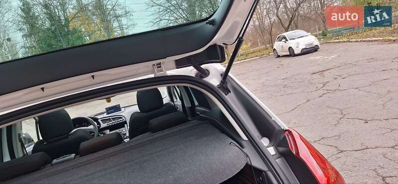 Позашляховик / Кросовер Peugeot 3008 2012 в Новоархангельську фото 17 Позашляховик / Кросовер Peugeot 3008 2012 в Новоархангельську