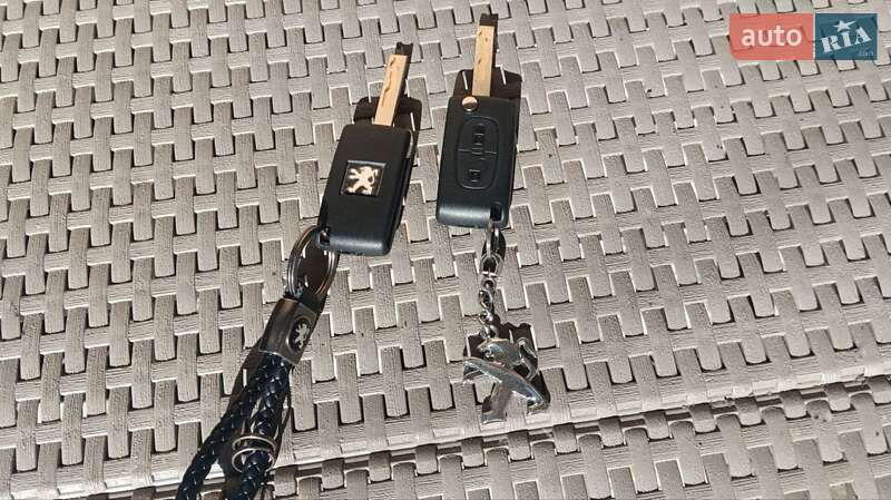 Внедорожник / Кроссовер Peugeot 3008 2011 в Харькове фото 12 Внедорожник / Кроссовер Peugeot 3008 2011 в Харькове