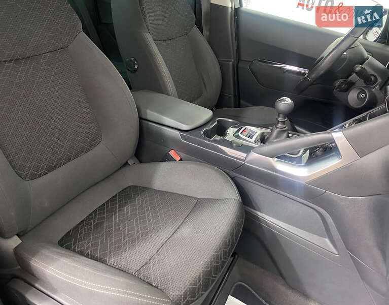 Внедорожник / Кроссовер Peugeot 3008 2016 в Львове фото 10 Внедорожник / Кроссовер Peugeot 3008 2016 в Львове