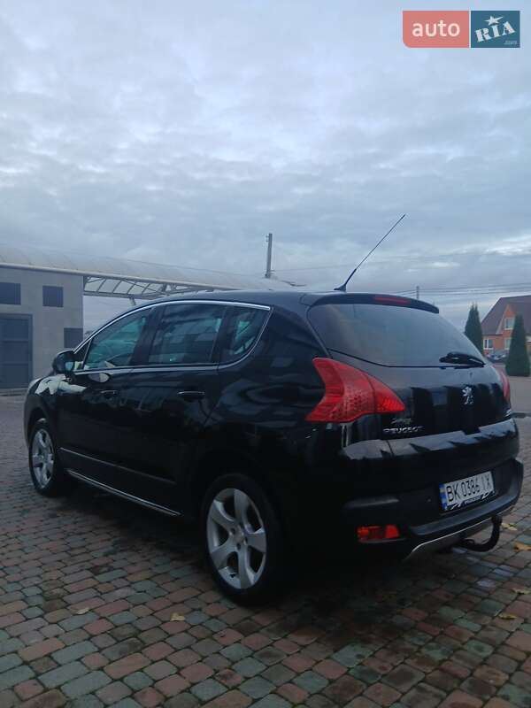 Внедорожник / Кроссовер Peugeot 3008 2010 в Сарнах