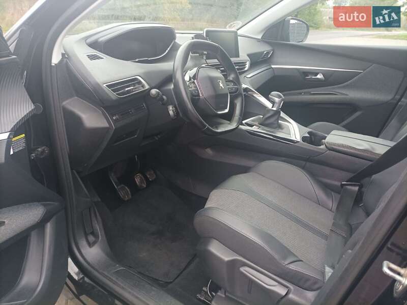 Внедорожник / Кроссовер Peugeot 3008 2017 в Красилове