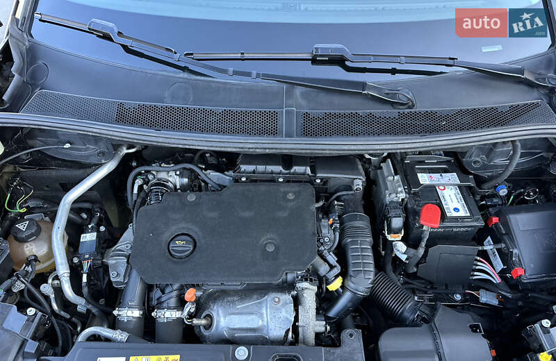 Внедорожник / Кроссовер Peugeot 3008 2020 в Киеве