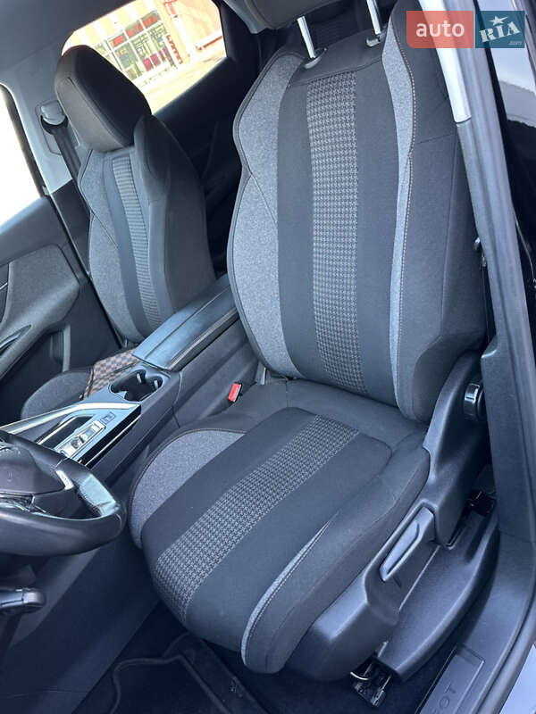 Внедорожник / Кроссовер Peugeot 3008 2020 в Киеве