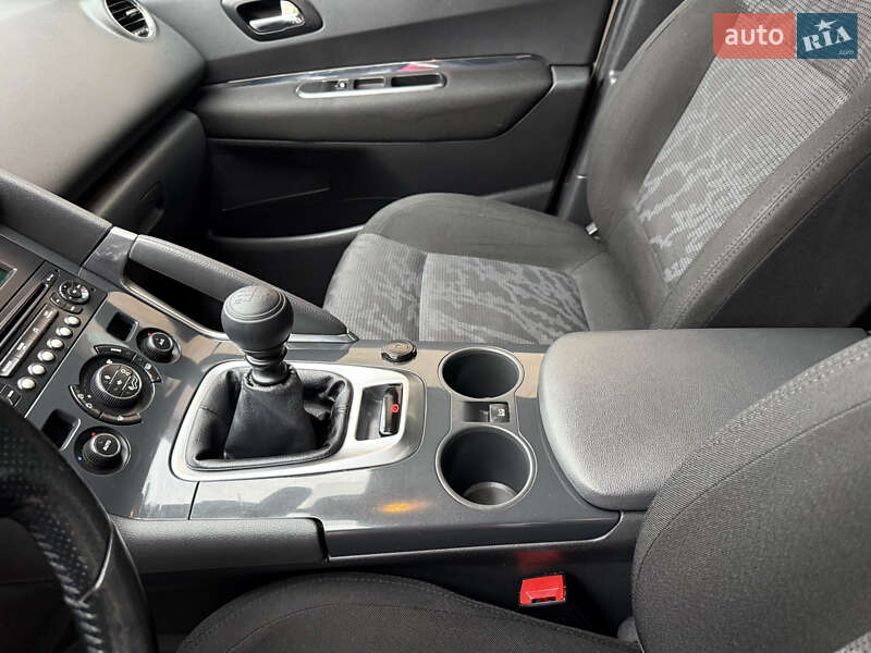 Внедорожник / Кроссовер Peugeot 3008 2010 в Тернополе