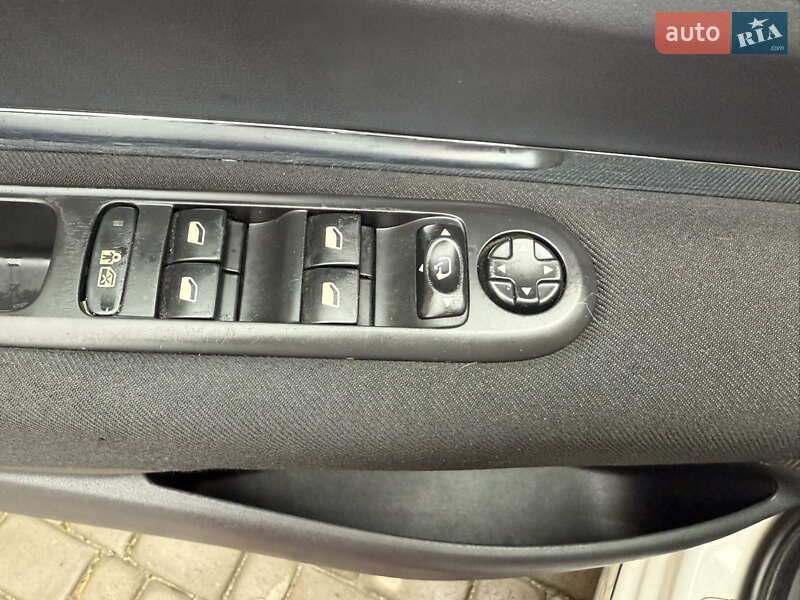 Внедорожник / Кроссовер Peugeot 3008 2010 в Тернополе