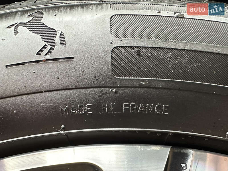 Внедорожник / Кроссовер Peugeot 3008 2020 в Киеве