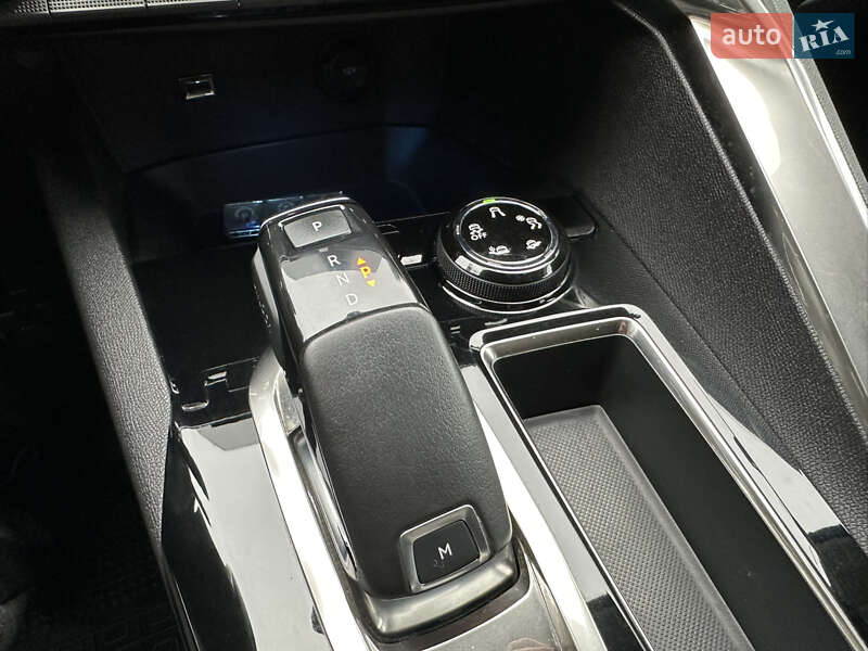 Внедорожник / Кроссовер Peugeot 3008 2020 в Киеве