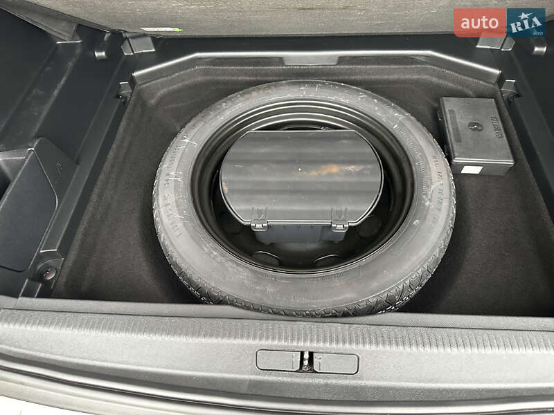 Внедорожник / Кроссовер Peugeot 3008 2020 в Киеве