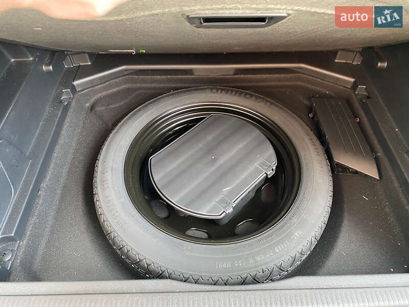 Внедорожник / Кроссовер Peugeot 3008 2019 в Киеве