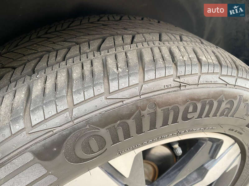 Внедорожник / Кроссовер Peugeot 3008 2019 в Киеве