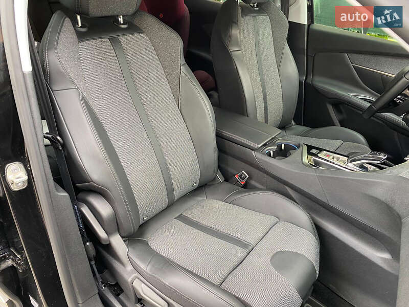 Внедорожник / Кроссовер Peugeot 3008 2019 в Киеве