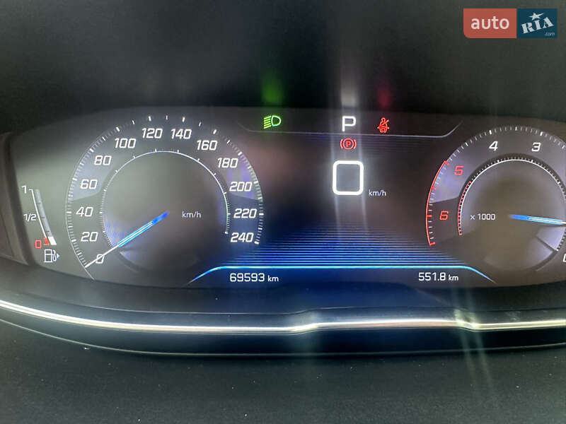 Внедорожник / Кроссовер Peugeot 3008 2019 в Киеве