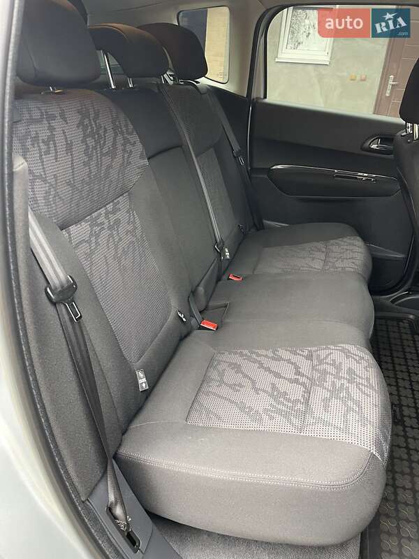 Внедорожник / Кроссовер Peugeot 3008 2010 в Мукачево фото 22 Внедорожник / Кроссовер Peugeot 3008 2010 в Мукачево