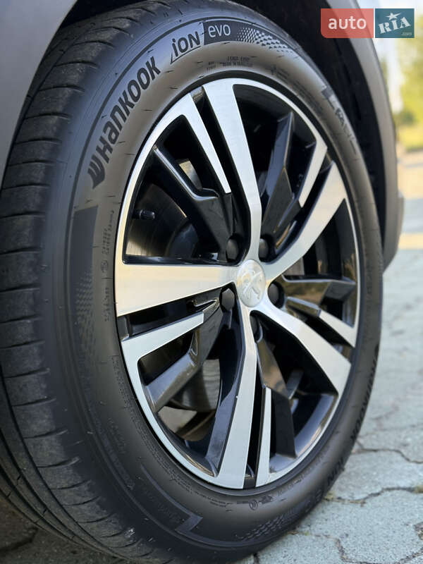 Внедорожник / Кроссовер Peugeot 3008 2021 в Дубно