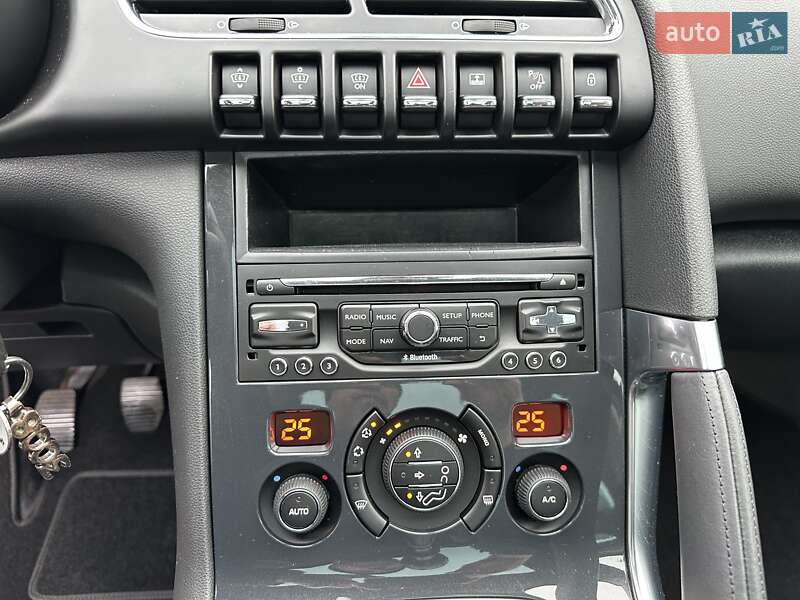 Внедорожник / Кроссовер Peugeot 3008 2016 в Луцке