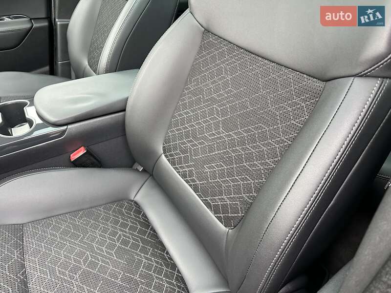 Внедорожник / Кроссовер Peugeot 3008 2016 в Луцке