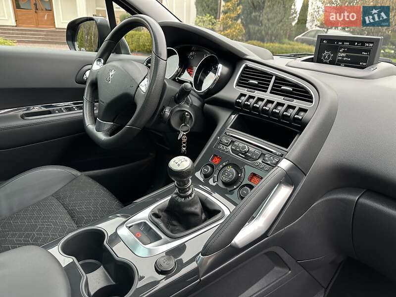 Внедорожник / Кроссовер Peugeot 3008 2016 в Луцке