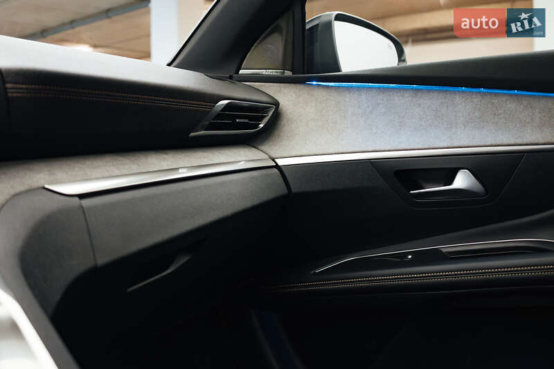 Внедорожник / Кроссовер Peugeot 3008 2024 в Киеве