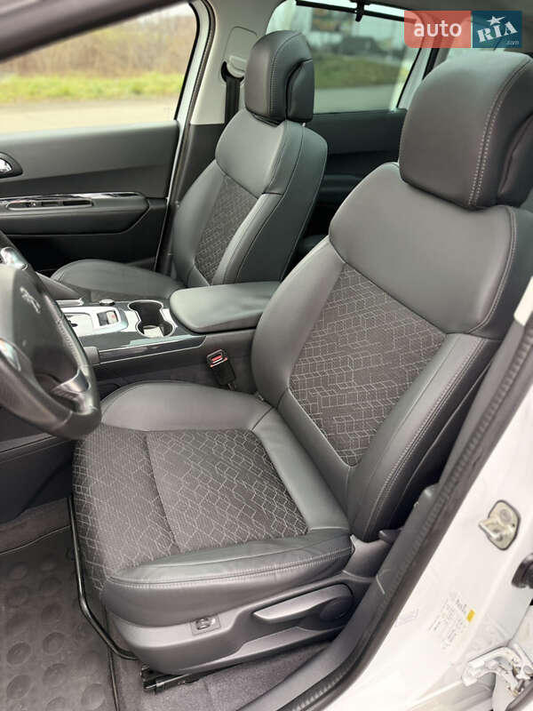 Позашляховик / Кросовер Peugeot 3008 2015 в Старокостянтинові