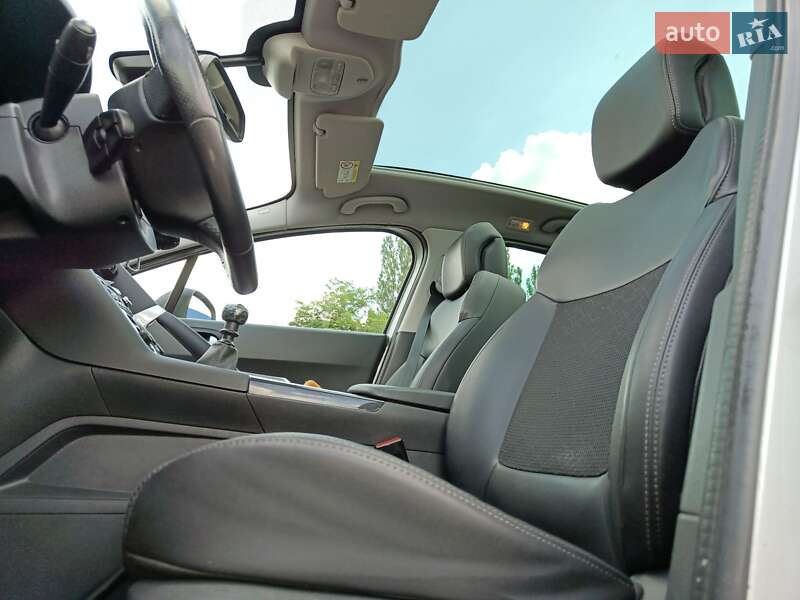 Внедорожник / Кроссовер Peugeot 3008 2015 в Вараше