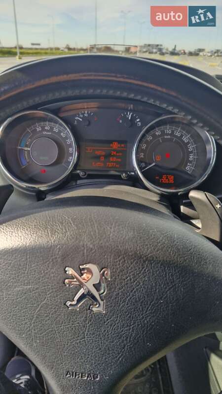 Позашляховик / Кросовер Peugeot 3008 2014 в Львові