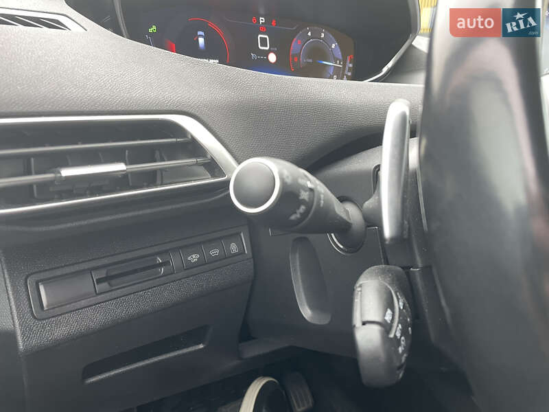 Внедорожник / Кроссовер Peugeot 3008 2019 в Киеве