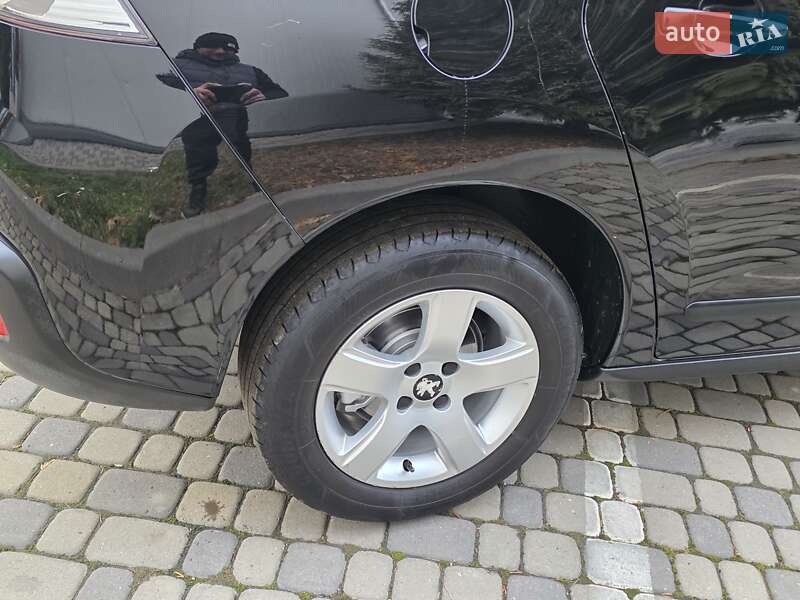 Позашляховик / Кросовер Peugeot 3008 2016 в Івано-Франківську