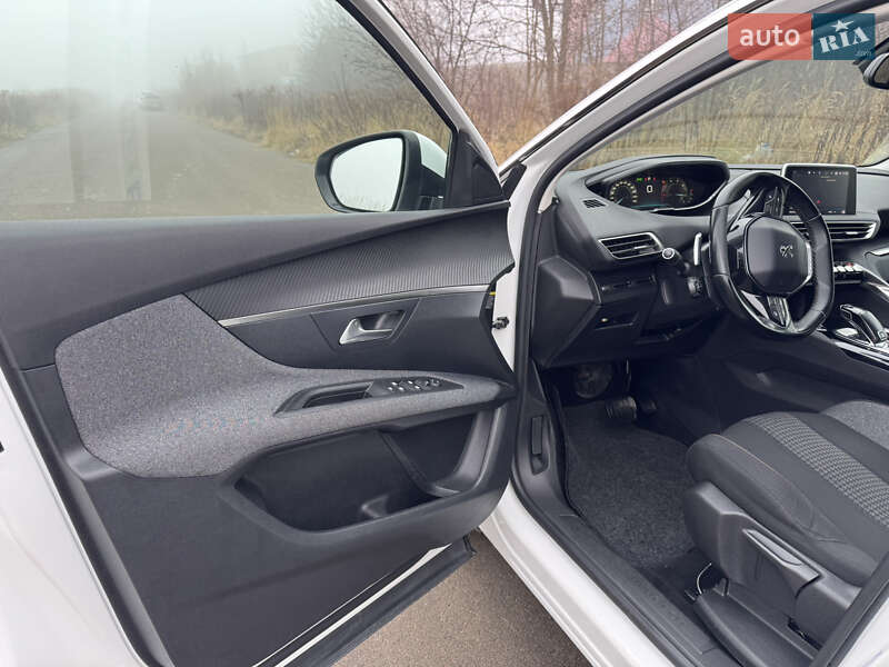 Позашляховик / Кросовер Peugeot 3008 2017 в Рівному