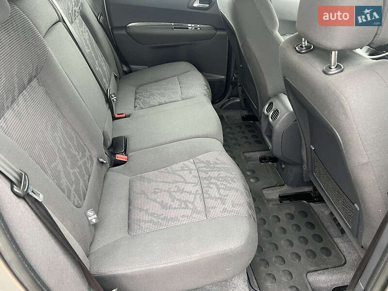 Позашляховик / Кросовер Peugeot 3008 2013 в Городенці